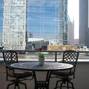 ** Hotel Yonge Furnished Canadá