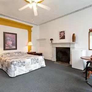 ** Hotel Le Cavalier Du Moulin Canadá