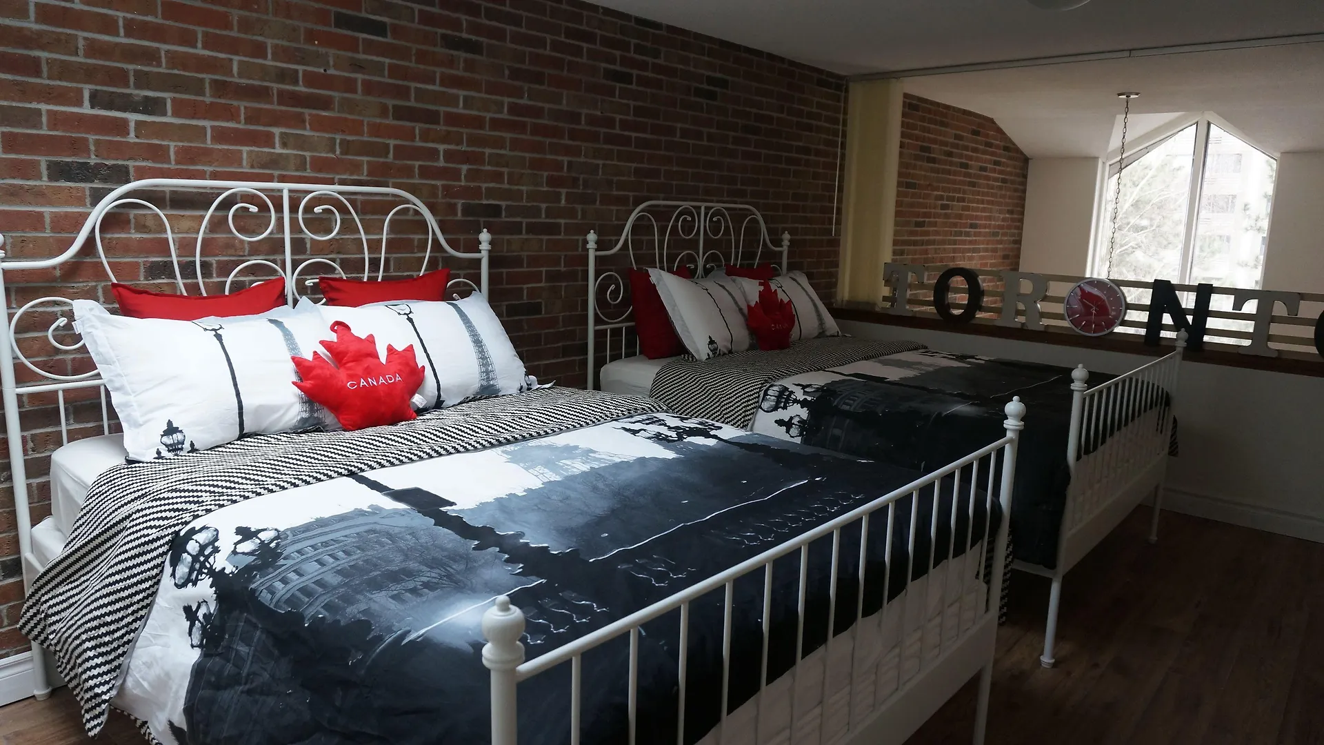 ホテル マージー タウンホーム スイーツ トロント ゲストハウス