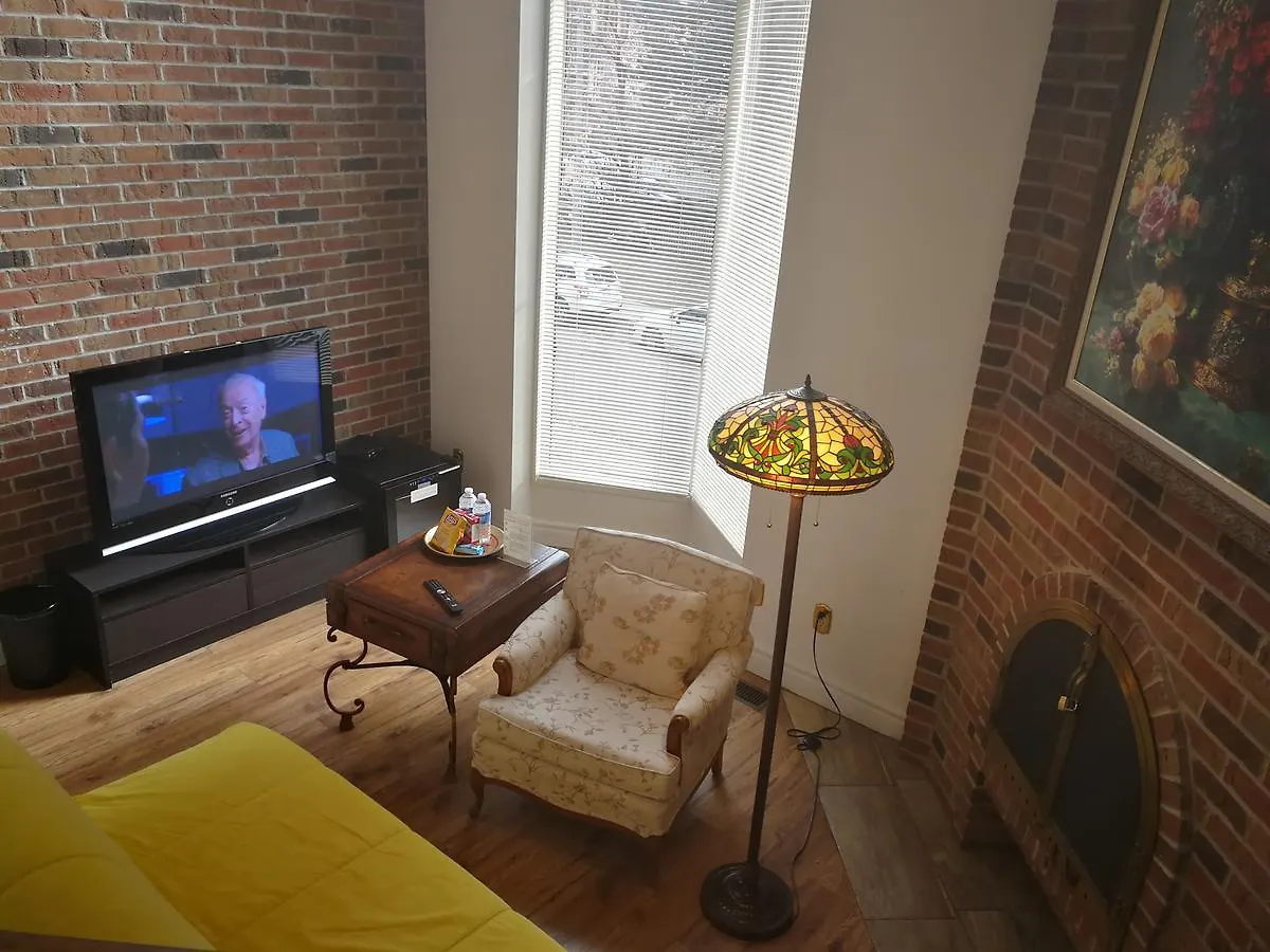 ホテル マージー タウンホーム スイーツ トロント ゲストハウス